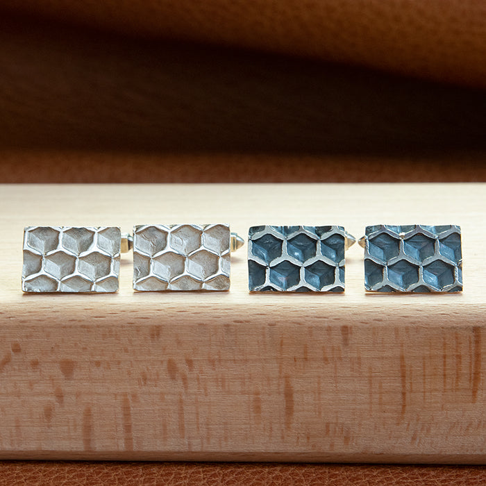 925 Zilveren honingraat manchetknopen. Zwart of wit zilveren variant. handgemaakte manchet knopen uit de Honey collectie van Goudsmederij Goedbloed.