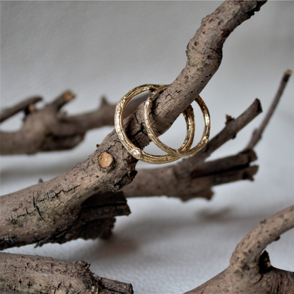 Trouwringen Forest & Forever handgemaakt door Goudsmederij Goedbloed