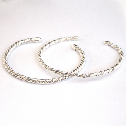 Zilveren armbanden Forged viking van getordeerd rond draad handgemaakt door Goudsmederij Goedbloed