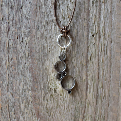 Kleine Forest Woodstock hanger van Zilver 925 handgemaakt door Goudsmederij Goedbloed